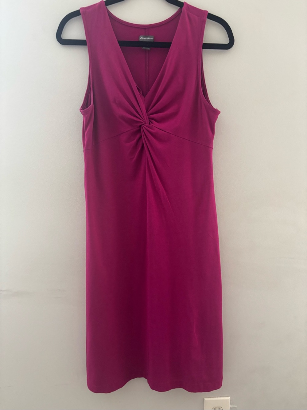 Eddie Bauer Women’s Beautiful Twist-Front Sleeveless Dress in Magenta Size S
001
